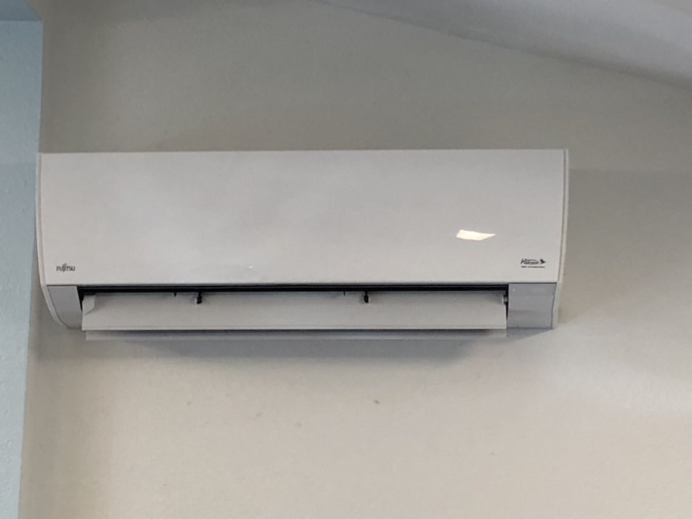 A Fujitsu Halcyon ductless mini split indoor unit installed by Temperature Select Air.